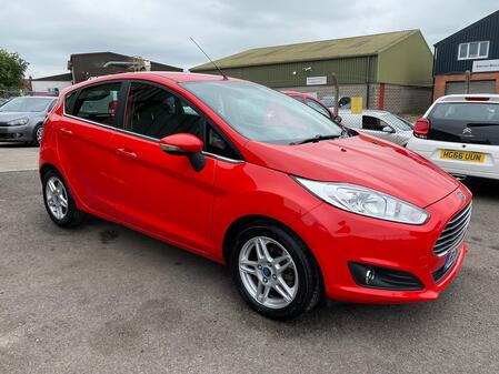 FORD FIESTA 1.0 T EcoBoost Zetec