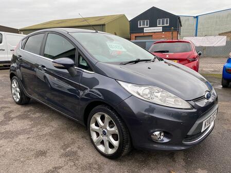 FORD FIESTA 1.4 Titanium